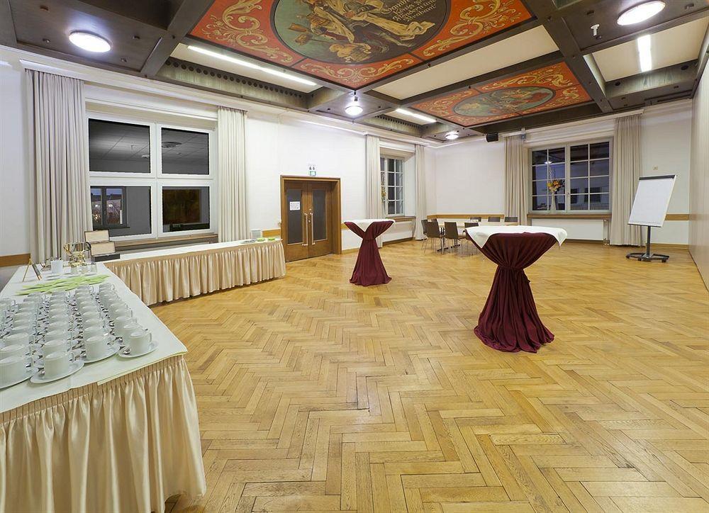 Akzent Brauerei Hotel Hirsch ออทโทบอยเริน ภายนอก รูปภาพ