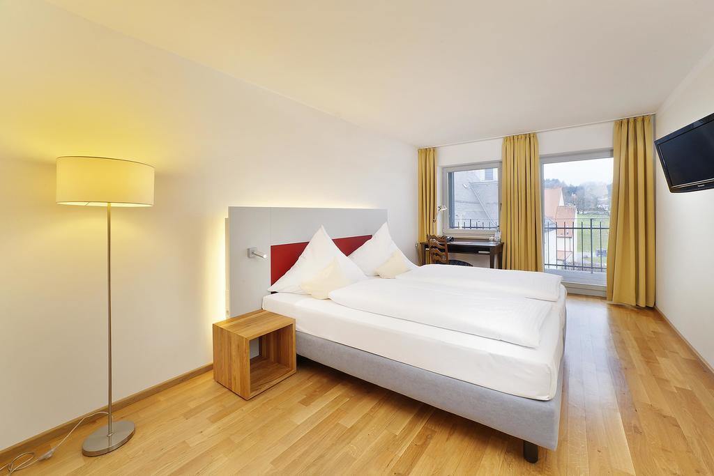 Akzent Brauerei Hotel Hirsch ออทโทบอยเริน ภายนอก รูปภาพ