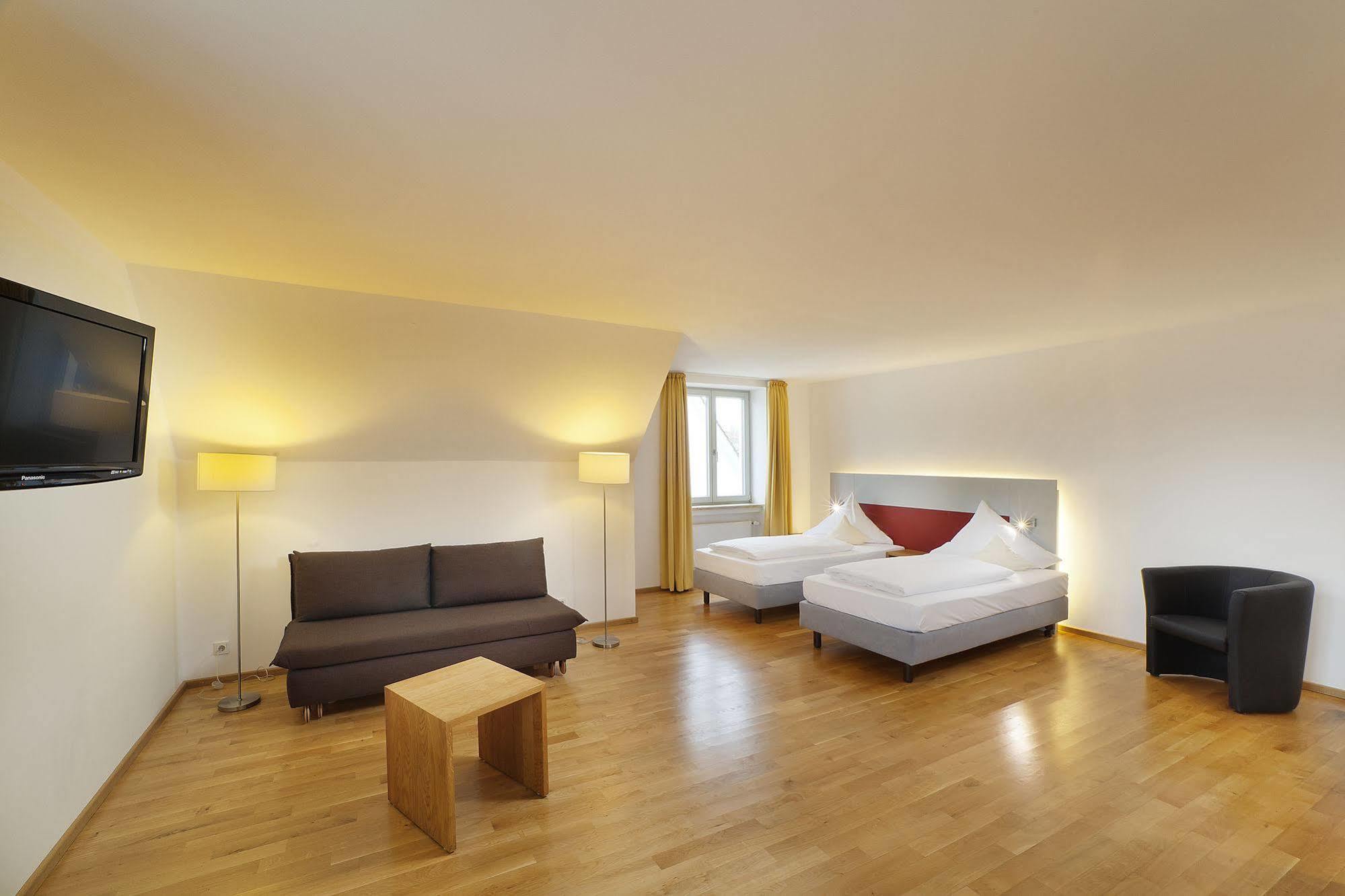Akzent Brauerei Hotel Hirsch ออทโทบอยเริน ภายนอก รูปภาพ