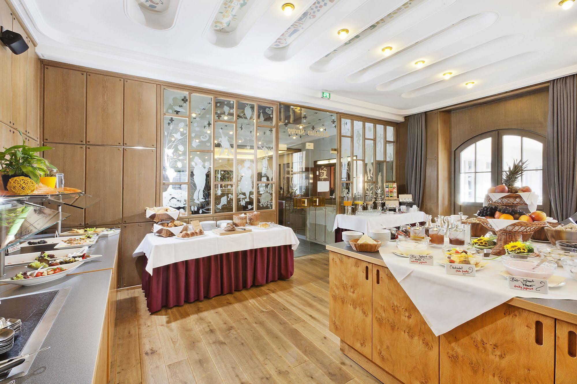Akzent Brauerei Hotel Hirsch ออทโทบอยเริน ภายนอก รูปภาพ