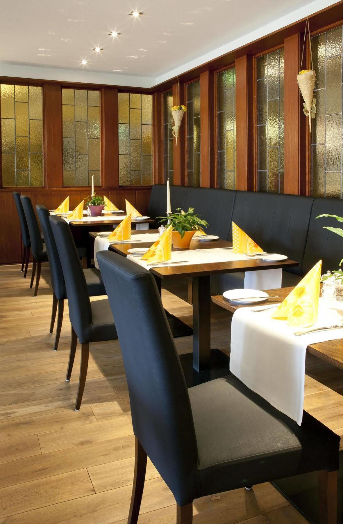 Akzent Brauerei Hotel Hirsch ออทโทบอยเริน ภายนอก รูปภาพ