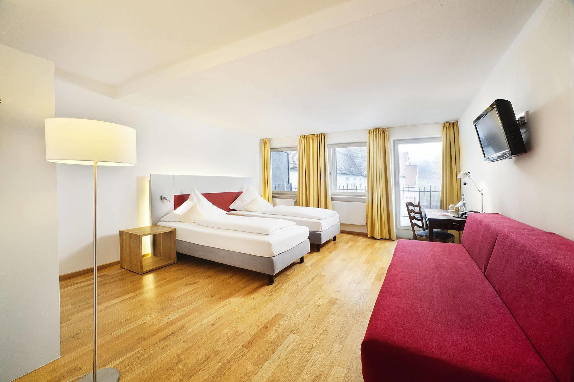 Akzent Brauerei Hotel Hirsch ออทโทบอยเริน ภายนอก รูปภาพ